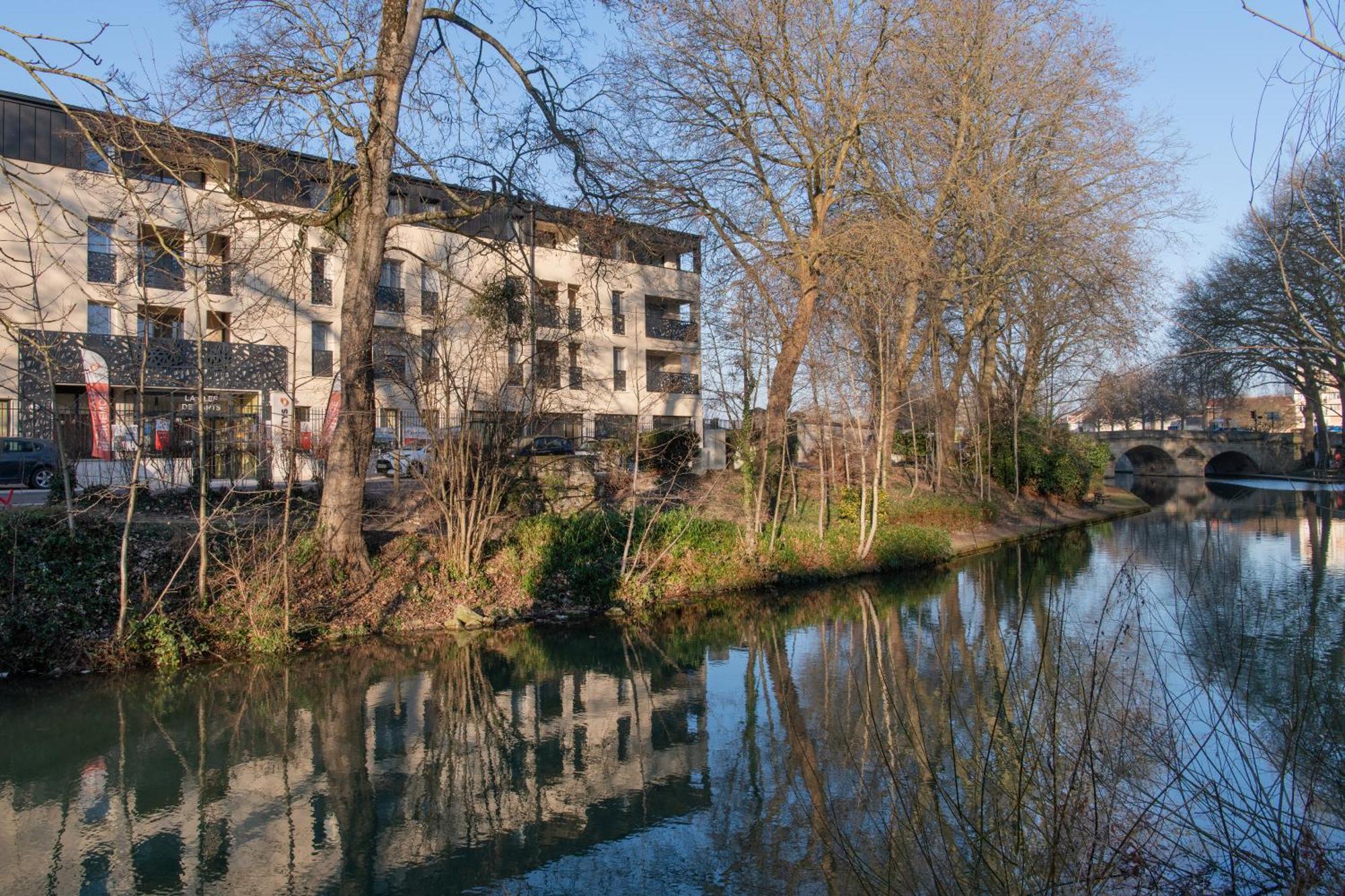 Domitys La Clef Des Arts Aparthotel Châlons-en-Champagne Exteriör bild